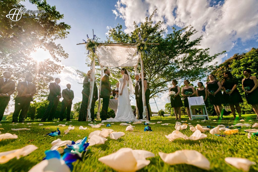 5 Most Popular Jewish Wedding Traditions